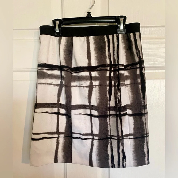 Vera Wang
Simply Vera Vera Wang Stretch Mini Skirt Ivory Black Xs - Picture 2 of 3